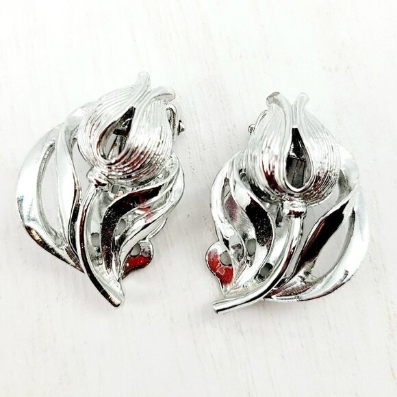Vintage Lisner Tulip Earrings Silver Tone Clip On Classic Timeless Collectible - Picture 1 of 10